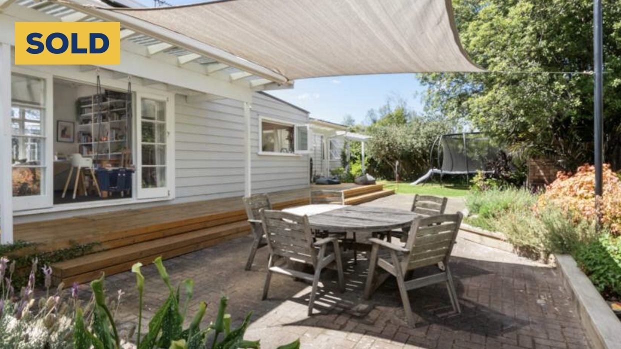17 Knox Road, Swanson, Auckland - Carousel 1