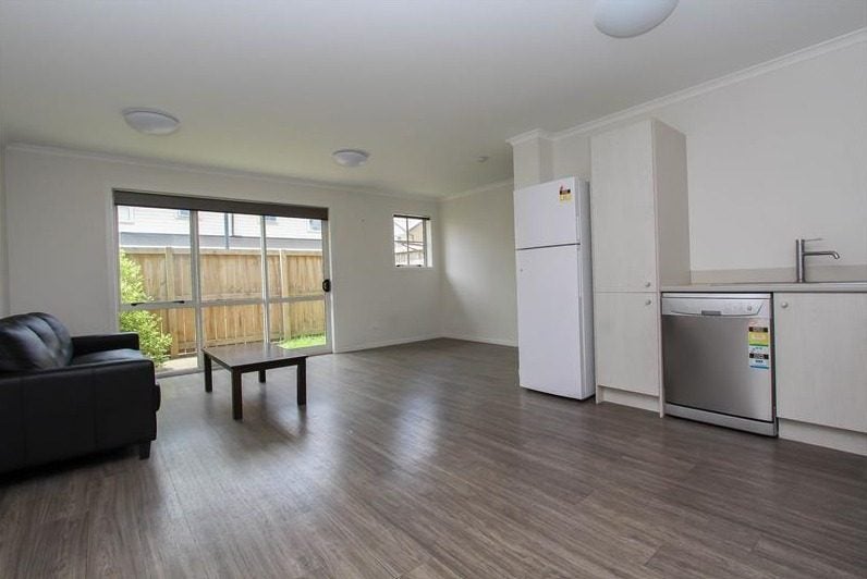 33 Chiefs Court, Hamilton East, Hamilton - Carousel 2