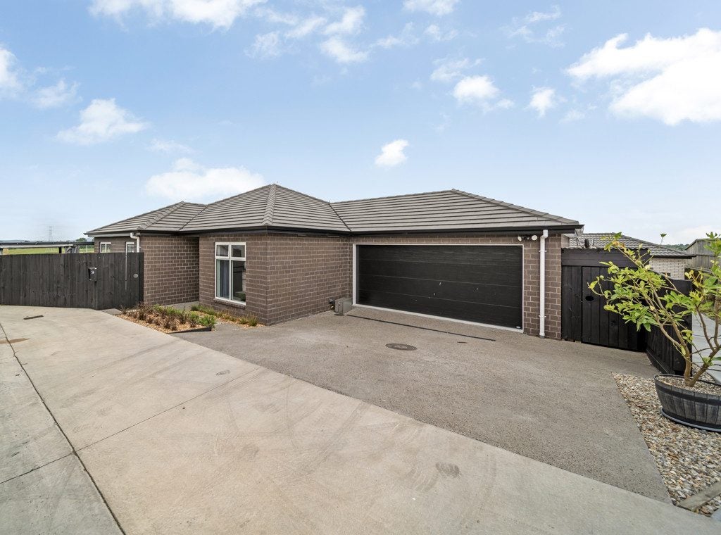 56 Scenic Rise, Rototuna North, Hamilton - Carousel 2