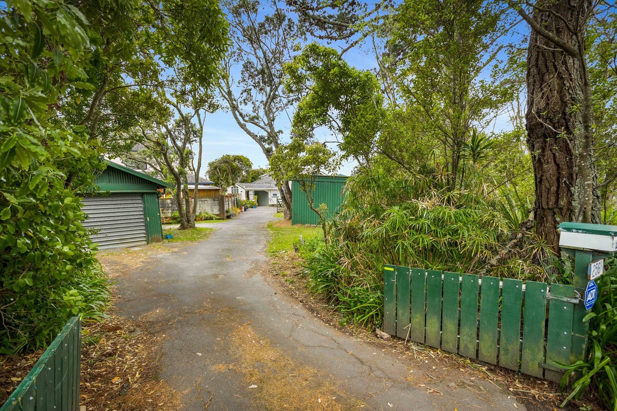 256 Titirangi Road, Titirangi, Auckland - Carousel 1