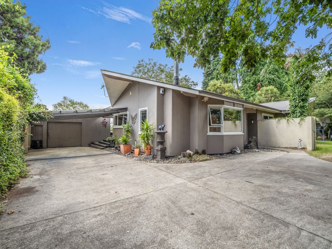564 Ngongotaha Road, Fairy Springs, Rotorua - Carousel 1