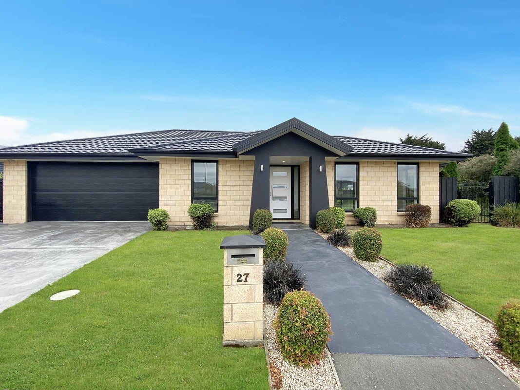 27 Euphrasie Drive, Aidanfield, Christchurch - Carousel 1