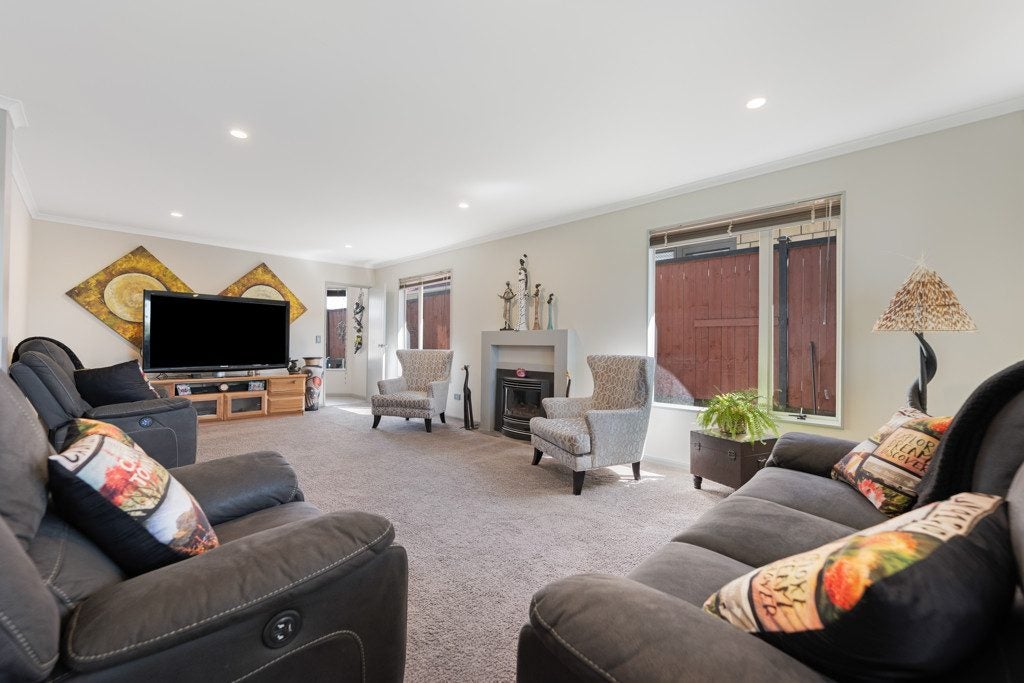 83 Wayne Francis Drive, Flat Bush, Auckland - Carousel 2