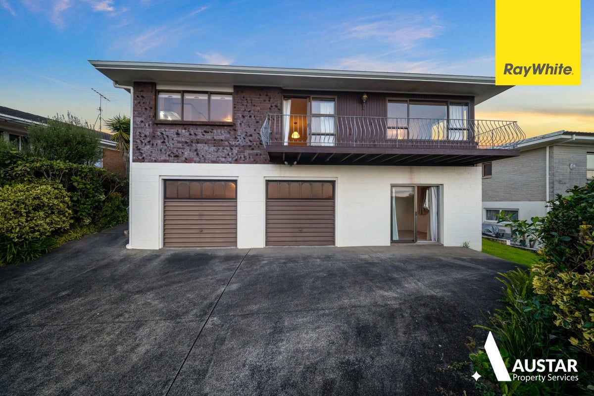 38 Haseler Crescent, Howick, Auckland - Carousel 1