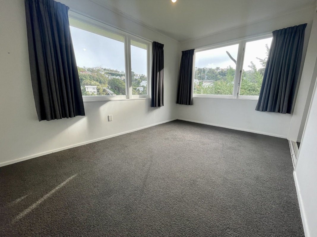 24 Saint Michaels Crescent, Kelburn, Wellington - Carousel 2