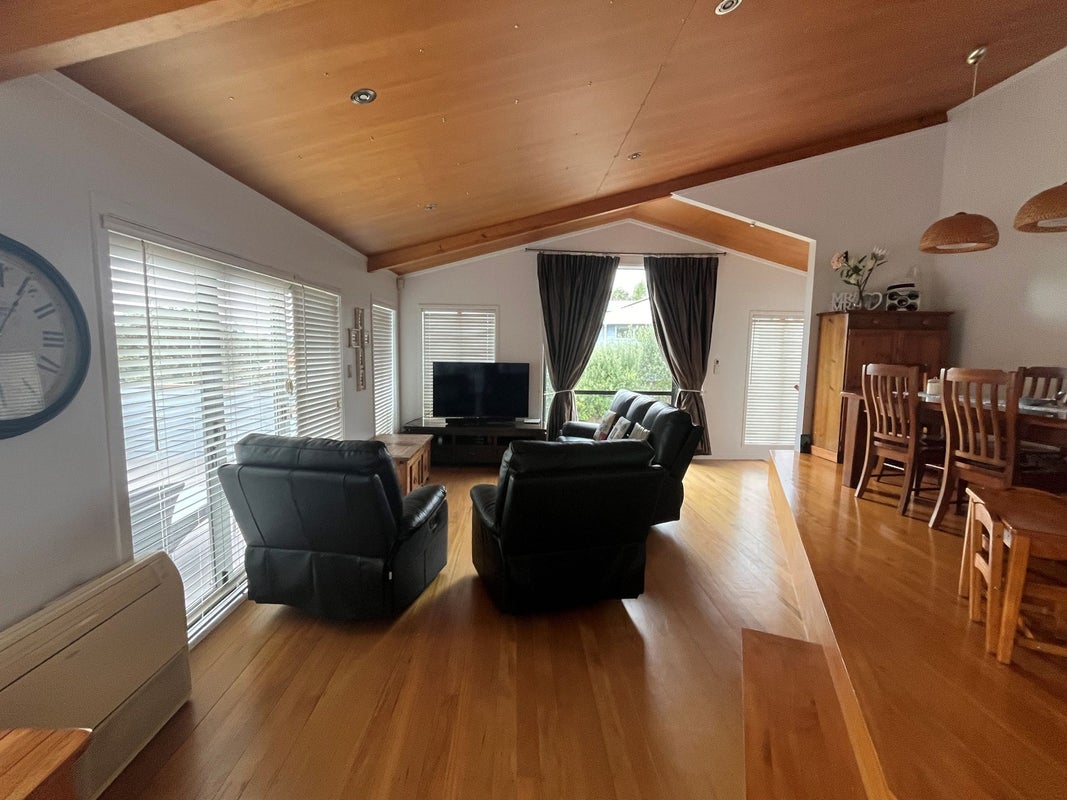 8A Silverton Avenue, Glen Innes, Auckland - Carousel 2