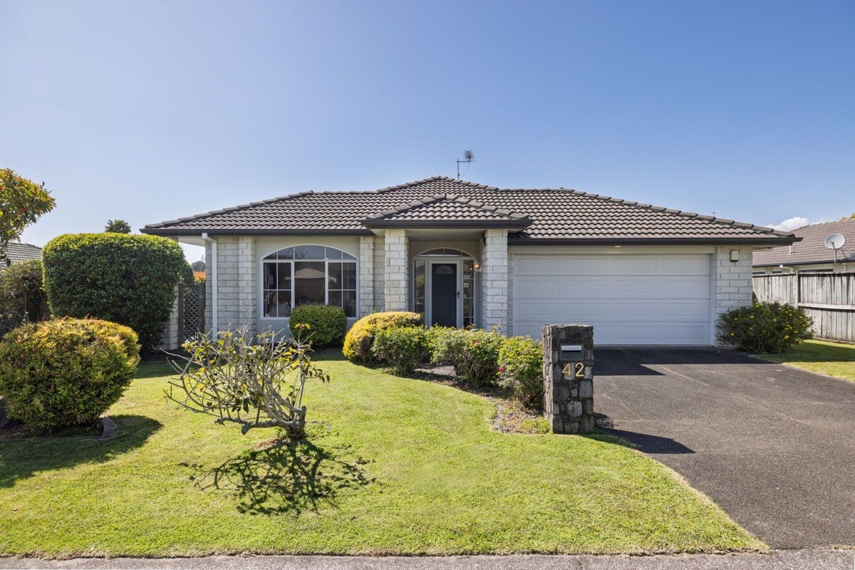 42 Sterling Gate Drive, Bethlehem, Tauranga - Carousel 1