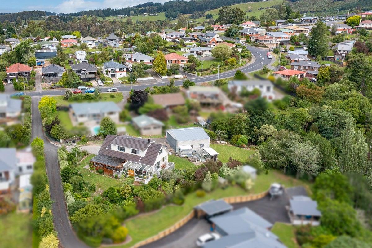 19A Martin Road, Fairfield, Dunedin - Carousel 1