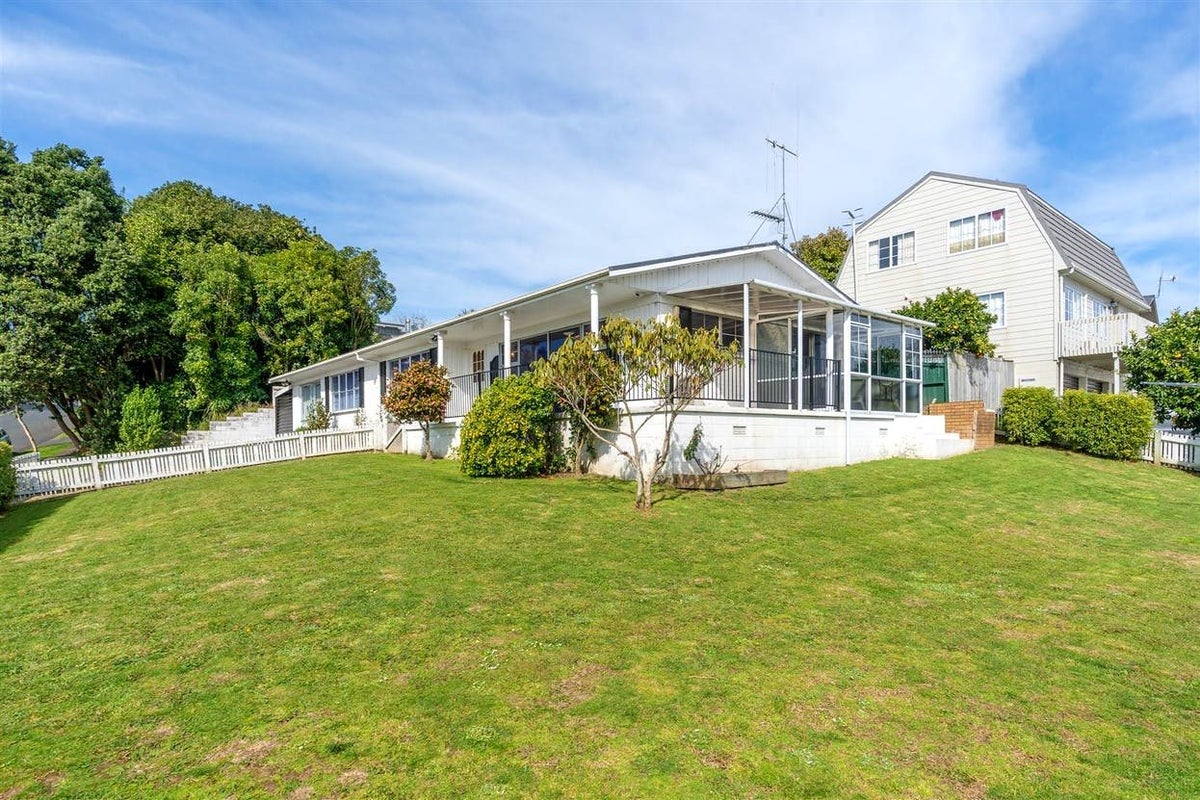2 Lachlan Drive, Dinsdale, Hamilton - Carousel 16