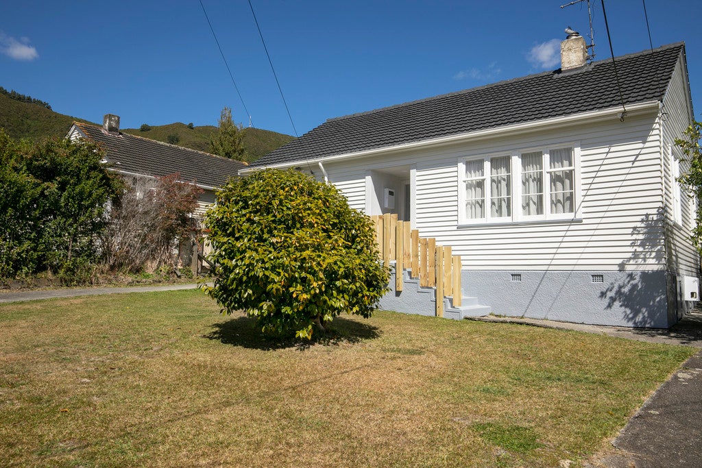 14 Wilkie Crescent, Naenae, Lower Hutt - Carousel 2
