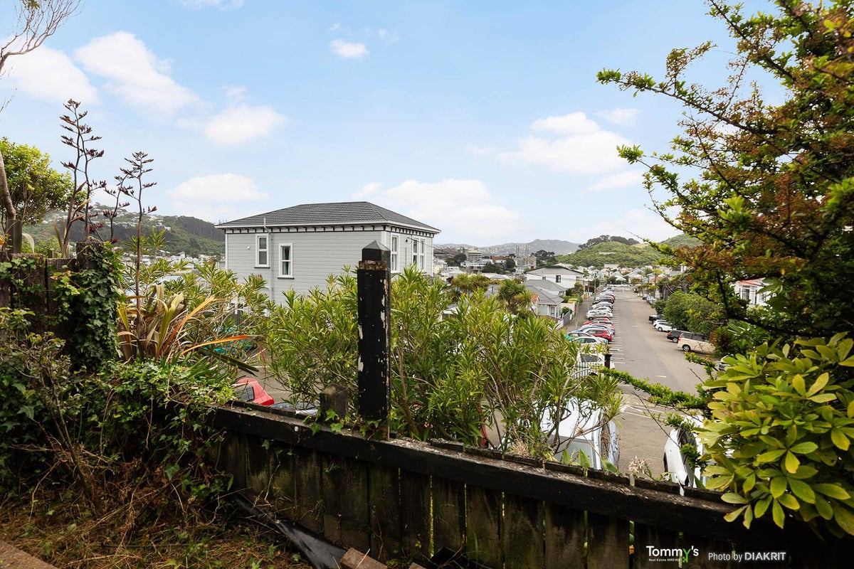61/46 Hiropi Street, Newtown, Wellington - Carousel 2