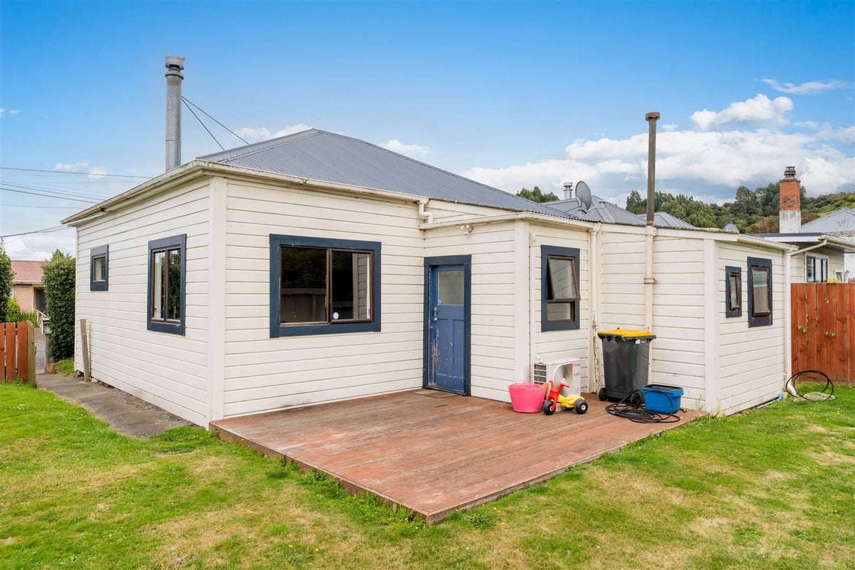 22 Pentland Street, North East Valley, Dunedin - Carousel 1