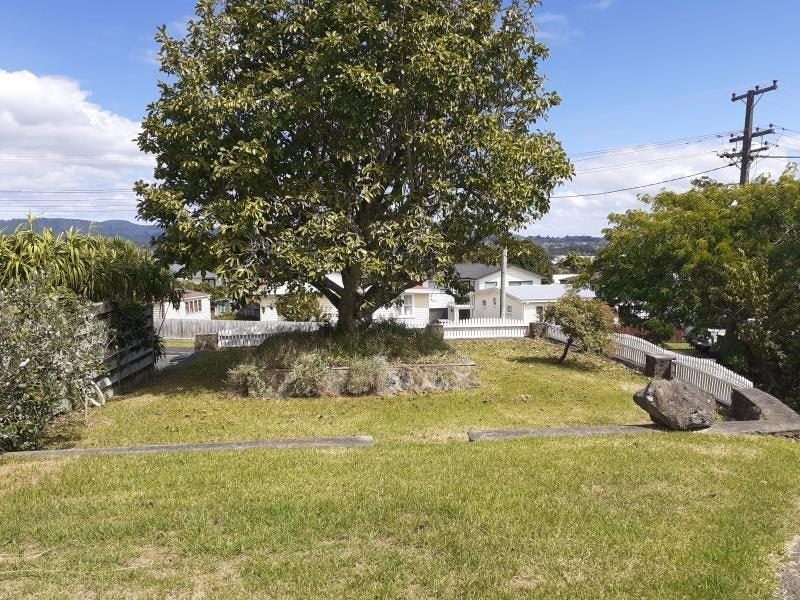 1 Gaede Terrace, Sunnyvale, Auckland - Carousel 6