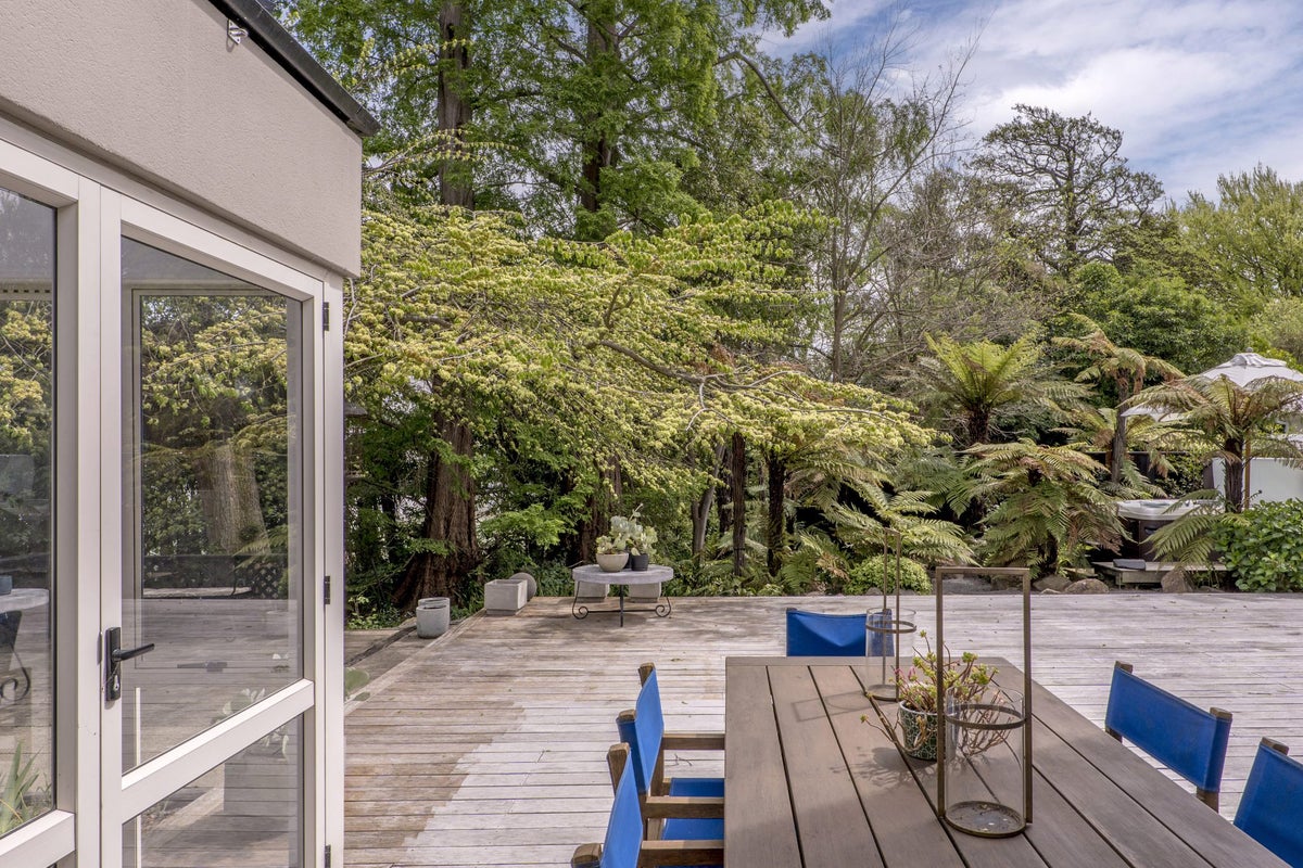 25A Glandovey Road, Fendalton, Christchurch - Carousel 27