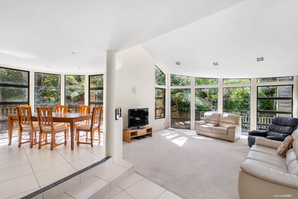 715 Scenic Drive, Henderson Valley, Auckland - Carousel 2