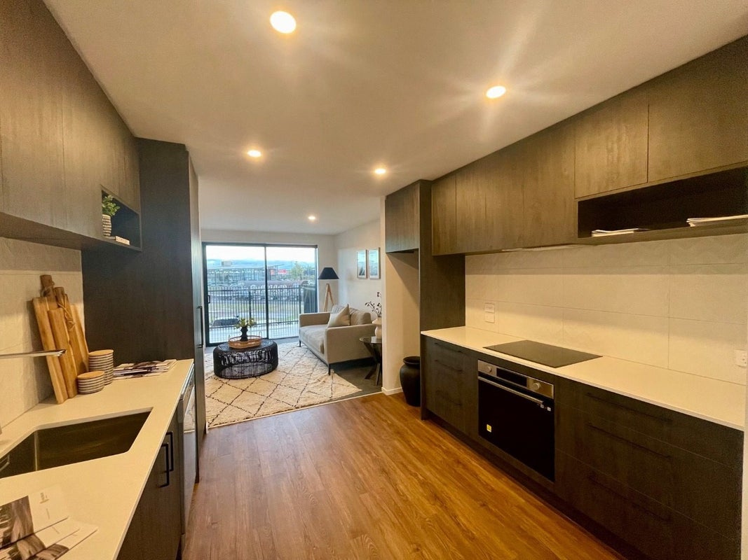 10/333 Lincoln Road, Addington, Christchurch - Carousel 2