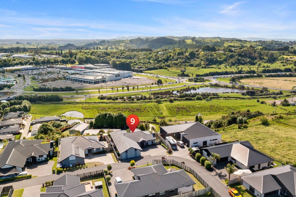 9 Doyle Lane, Pyes Pa, Tauranga - Carousel 1