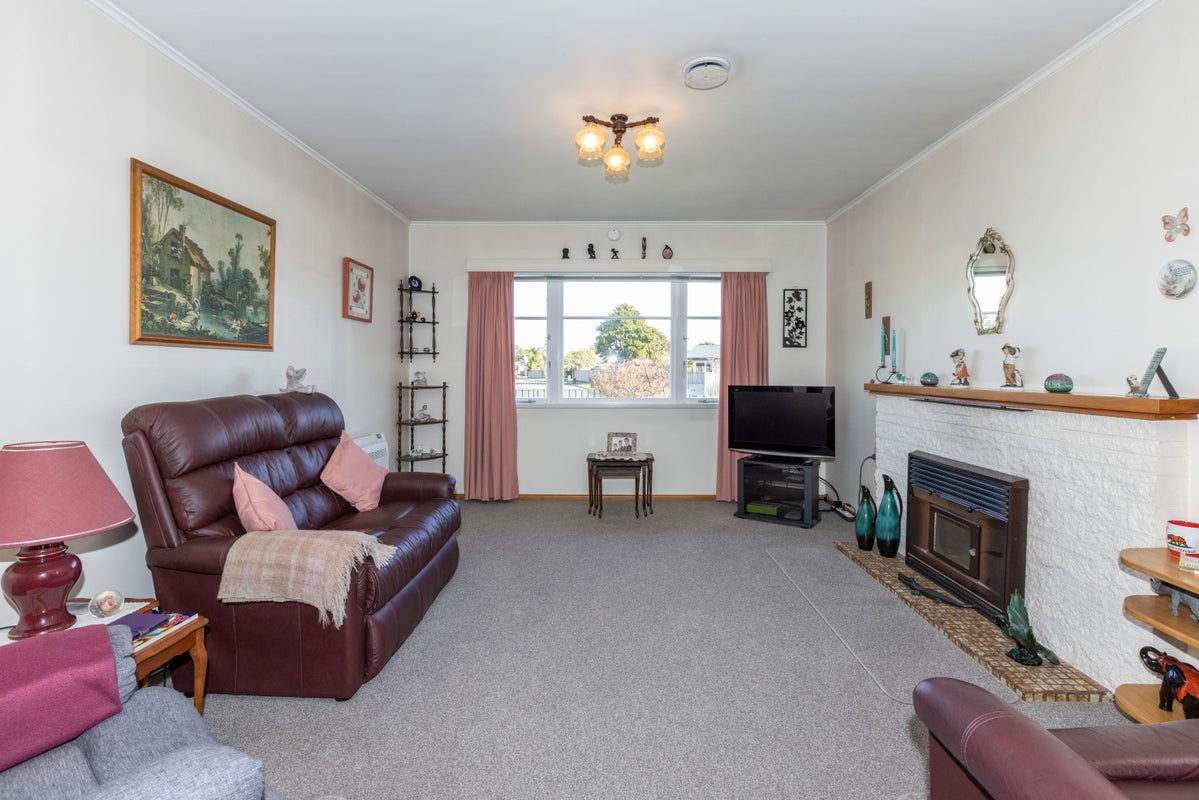 3 Trinity Crescent, Pirimai, Napier - Carousel 2