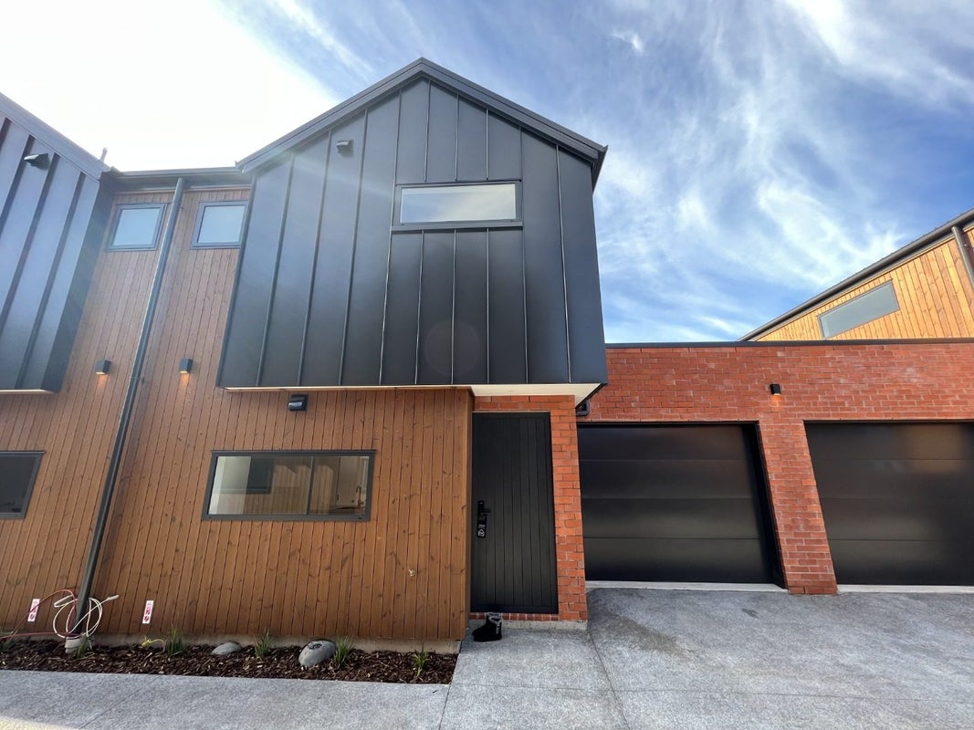 2/389 Armagh Street, Linwood, Christchurch - Carousel 1