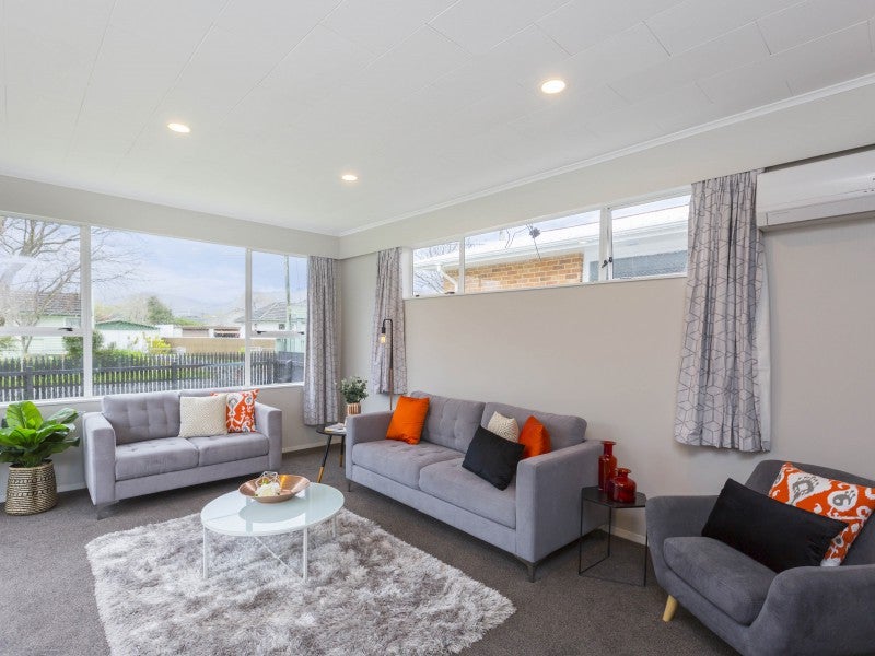 25 ROBERTSON ST, Elderslea, UPPER HUTT - Carousel 2