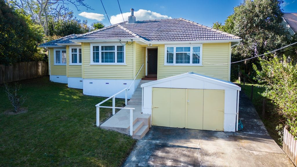 67 Alverston Street, Waterview, Auckland - Carousel 1