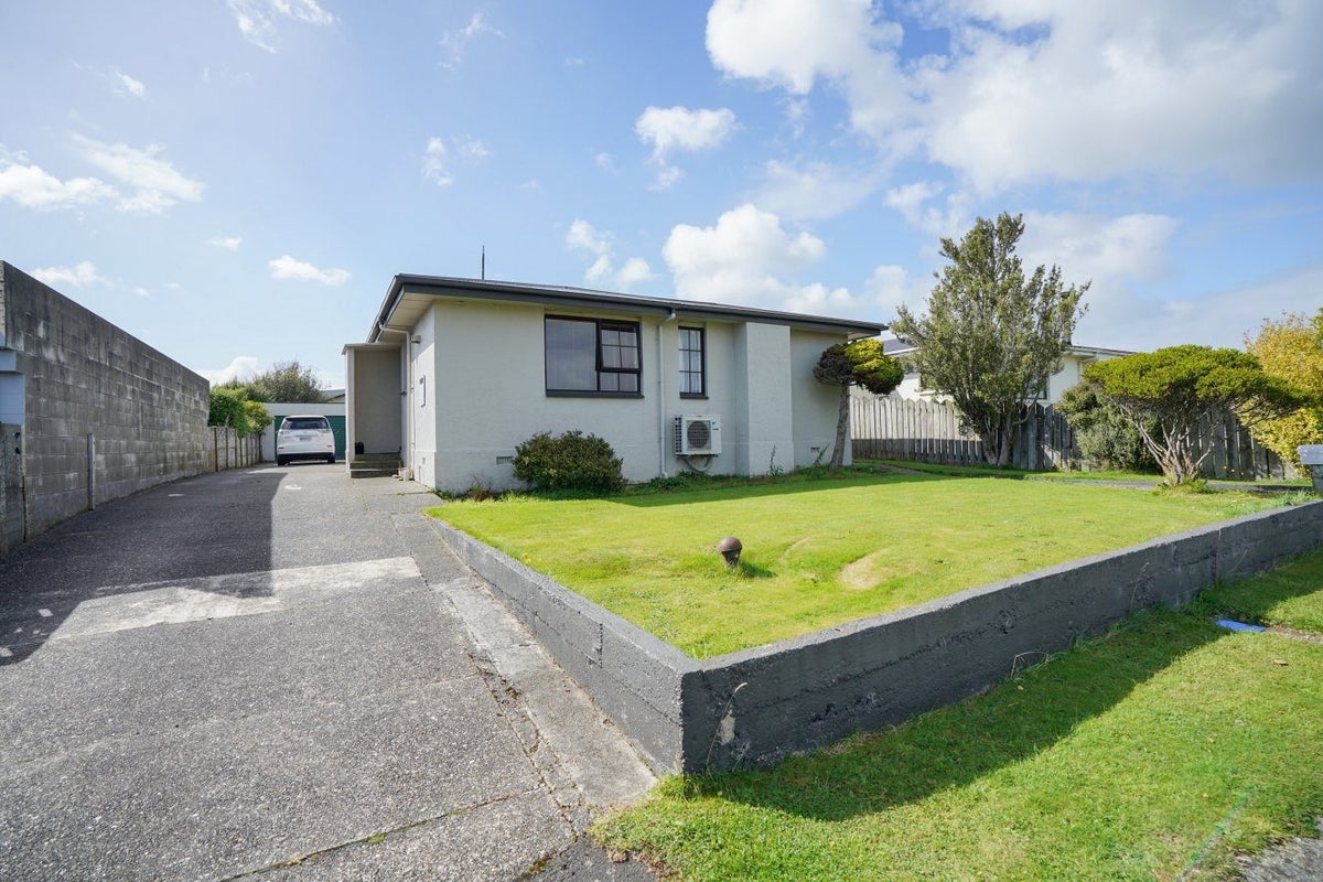 10 Forfar Crescent, Rockdale, Invercargill - Carousel 1