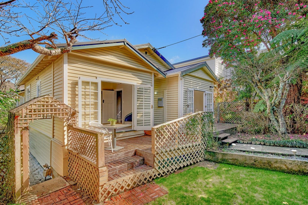 42 Cooper Street, Karori, Wellington - Carousel 1