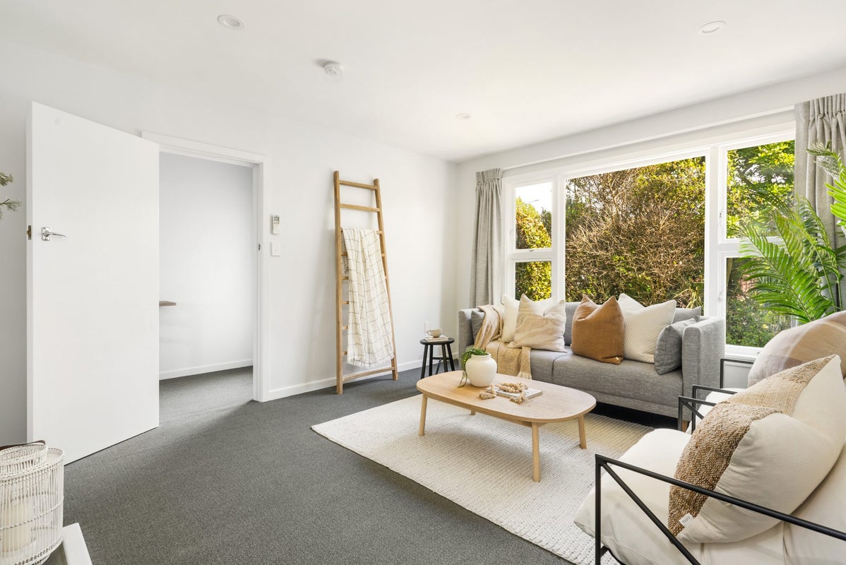 324 Memorial Avenue, Burnside, Christchurch - Carousel 1