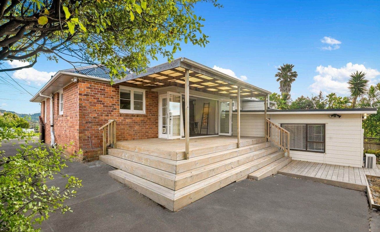 37 Savoy Road, Glen Eden, Auckland - Carousel 2