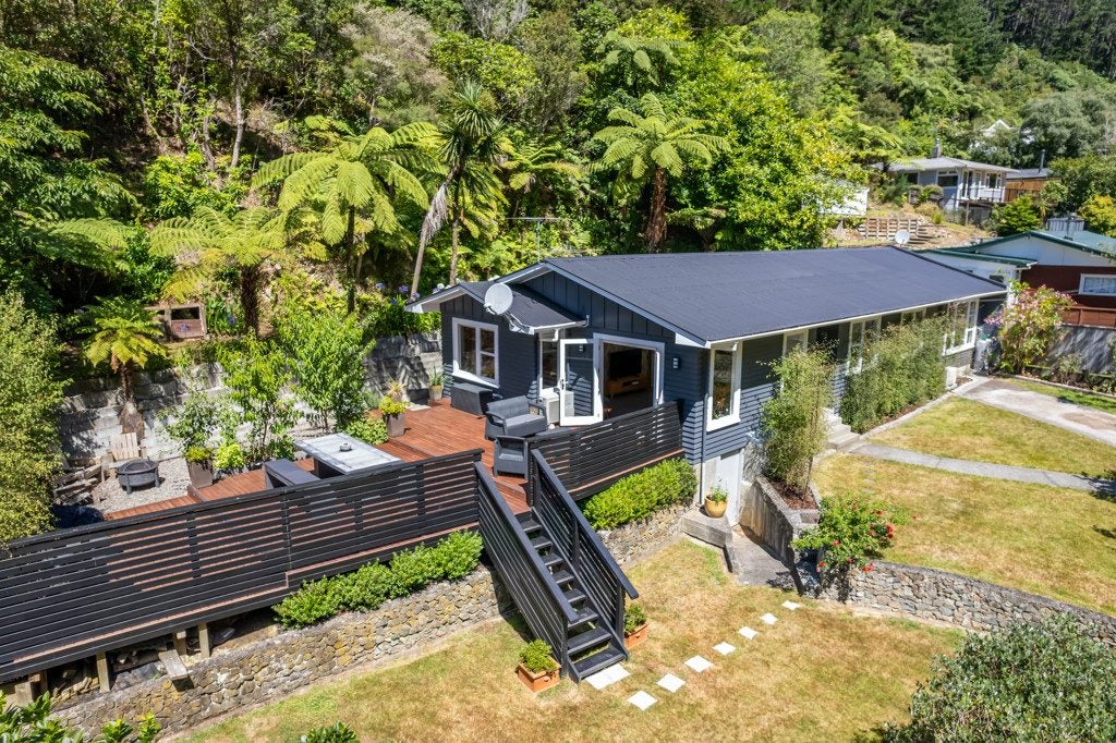 139 Pinehaven Road, Pinehaven, Upper Hutt - Carousel 1