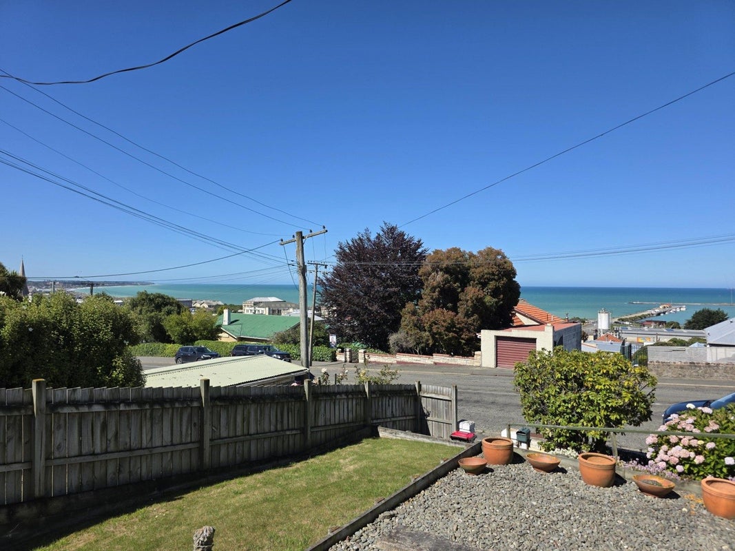 32A Wharfe Street, South Hill, Oamaru - Carousel 17