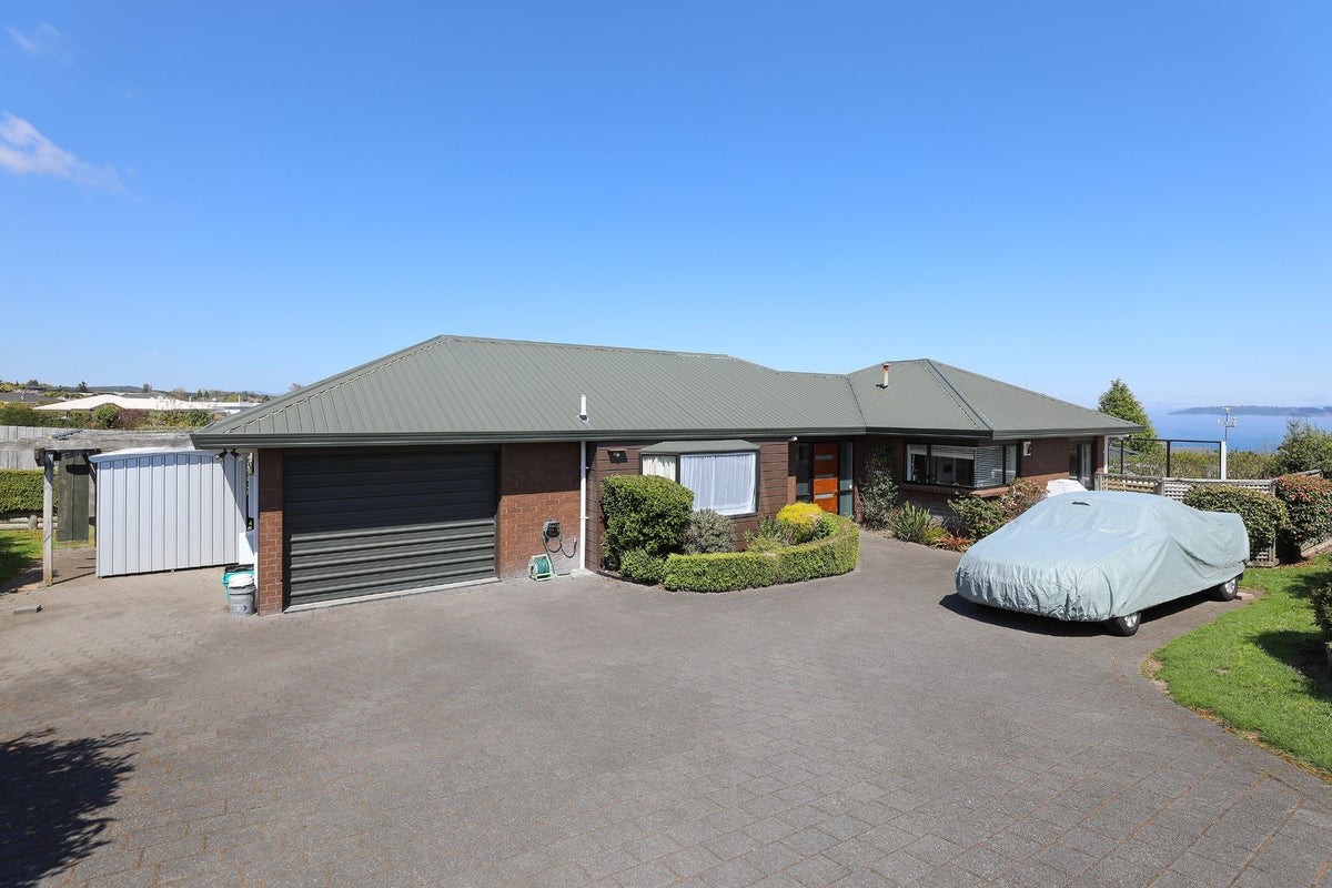79 Harvey Street, Waipahihi, Taupo - Carousel 2