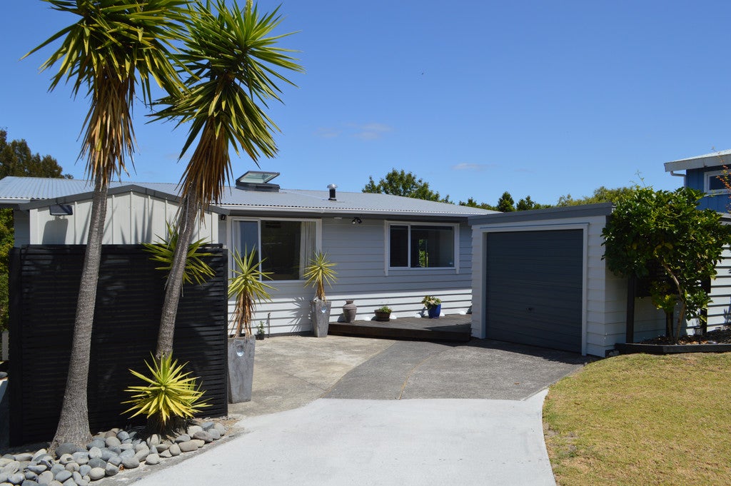15 John Road, Stanmore Bay, Whangaparaoa - Carousel 1