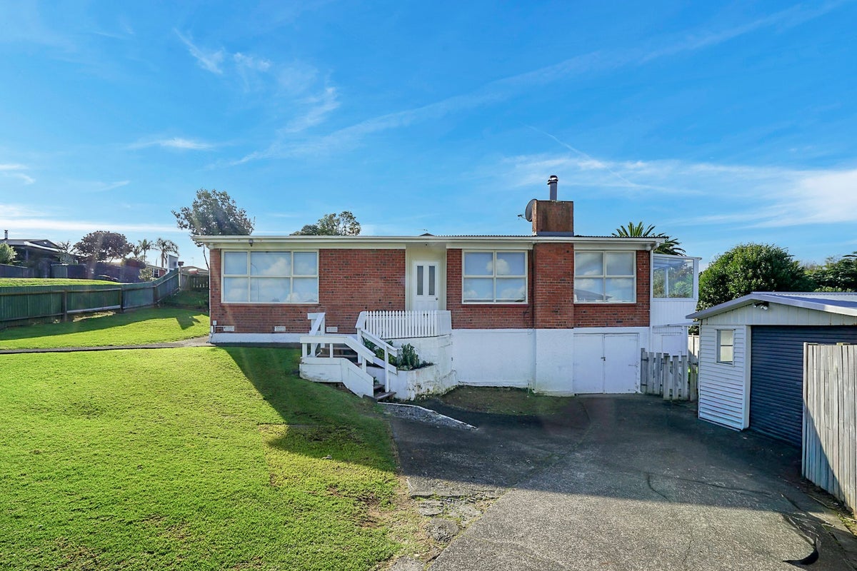 1/54 Evans Road, Weymouth, Auckland - Carousel 2