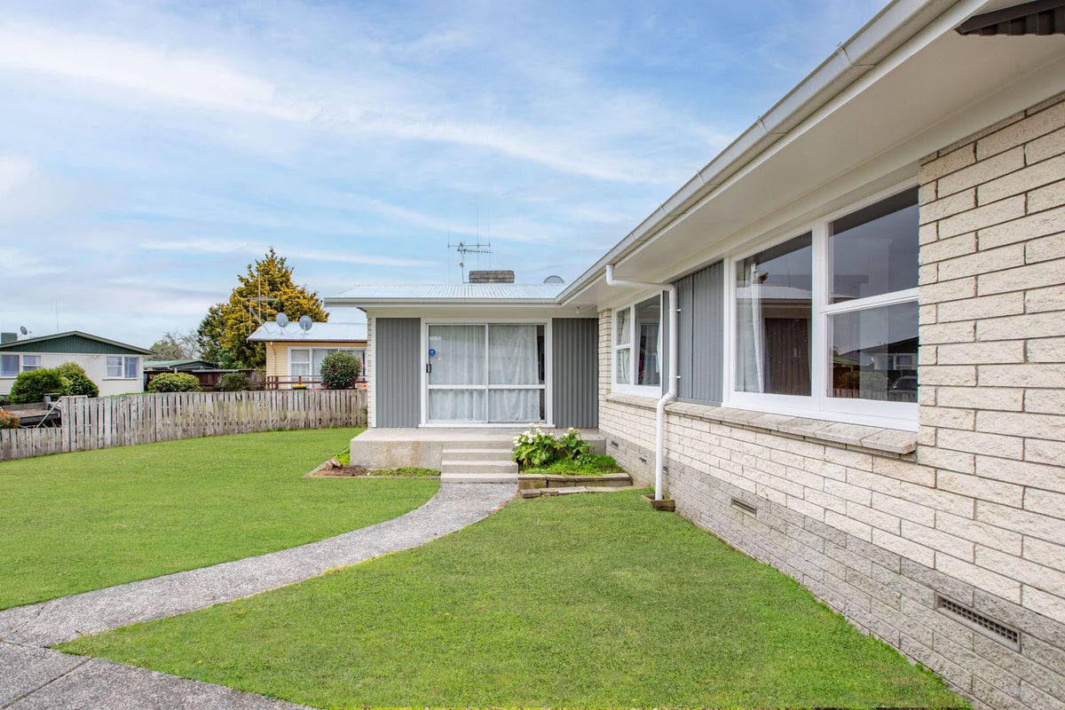 23 Katherine Place, Melville, Hamilton - Carousel 2