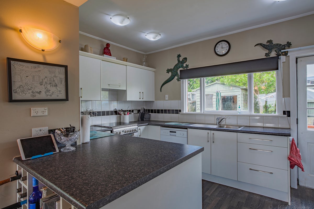 11 Lysaght Street, Highfield, Timaru - Carousel 2