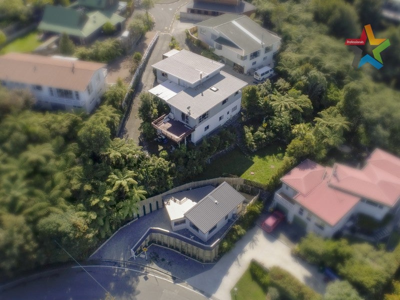 12 Taieri Crescent, Kelson, Lower Hutt - Carousel 1