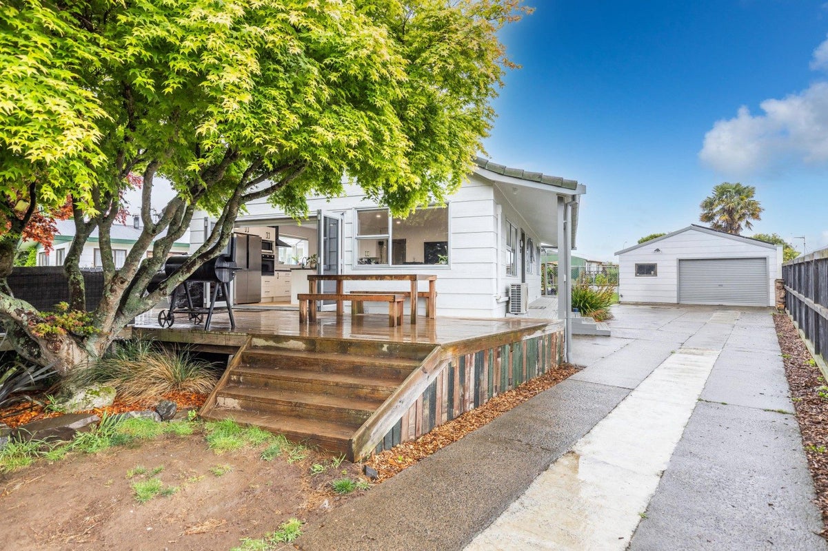 21 Elmwood Crescent, Pukete, Hamilton - Carousel 1