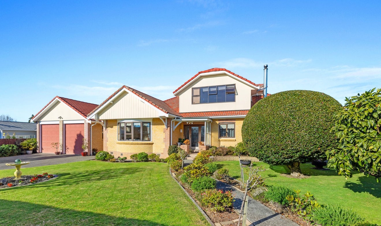 10 Brinkley Road, Otumoetai, Tauranga - Carousel 1