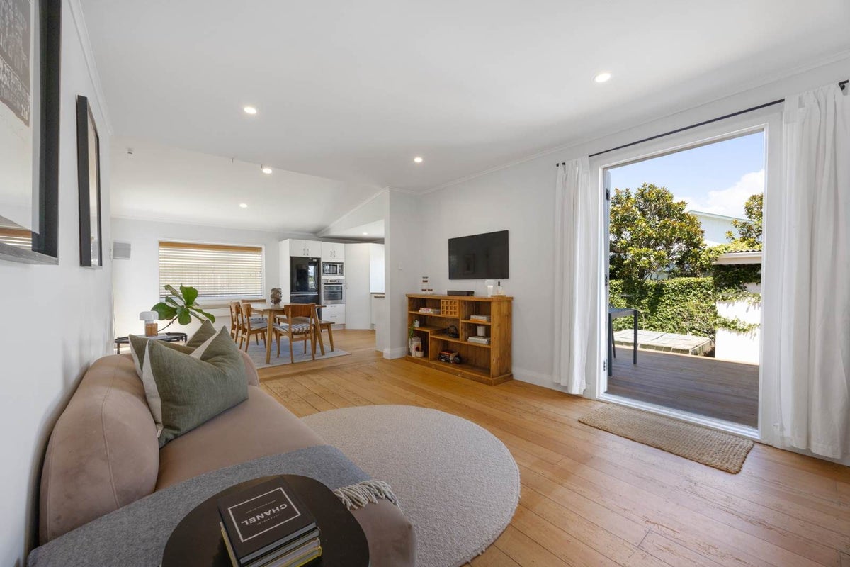 20 Vincent Road, Northcote Point, Auckland - Carousel 2