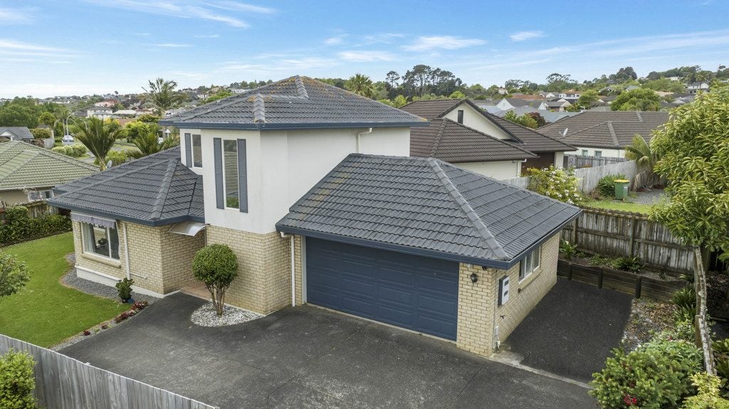6 Moycullien Lane, East Tamaki Heights, Auckland - Carousel 1