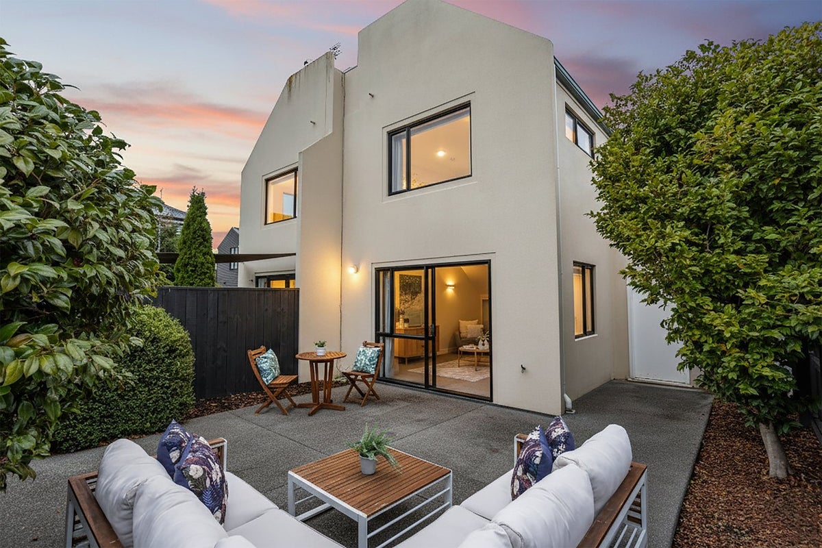 2/253 Kilmore Street, Christchurch Central, Christchurch - Carousel 1
