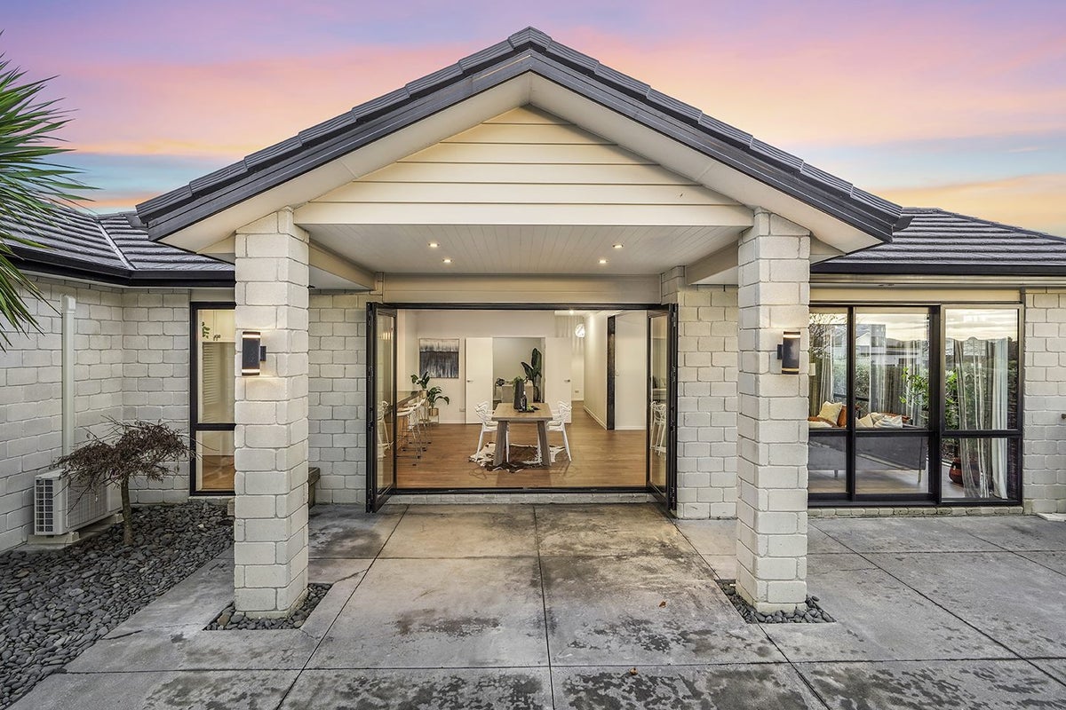 34 Mataroa Crescent, Flagstaff, Hamilton - Carousel 2