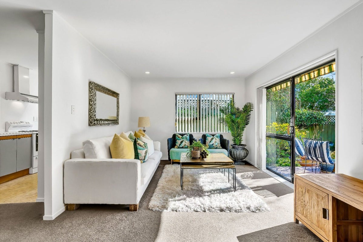 1A Kowhatu Road, One Tree Hill, Auckland - Carousel 2