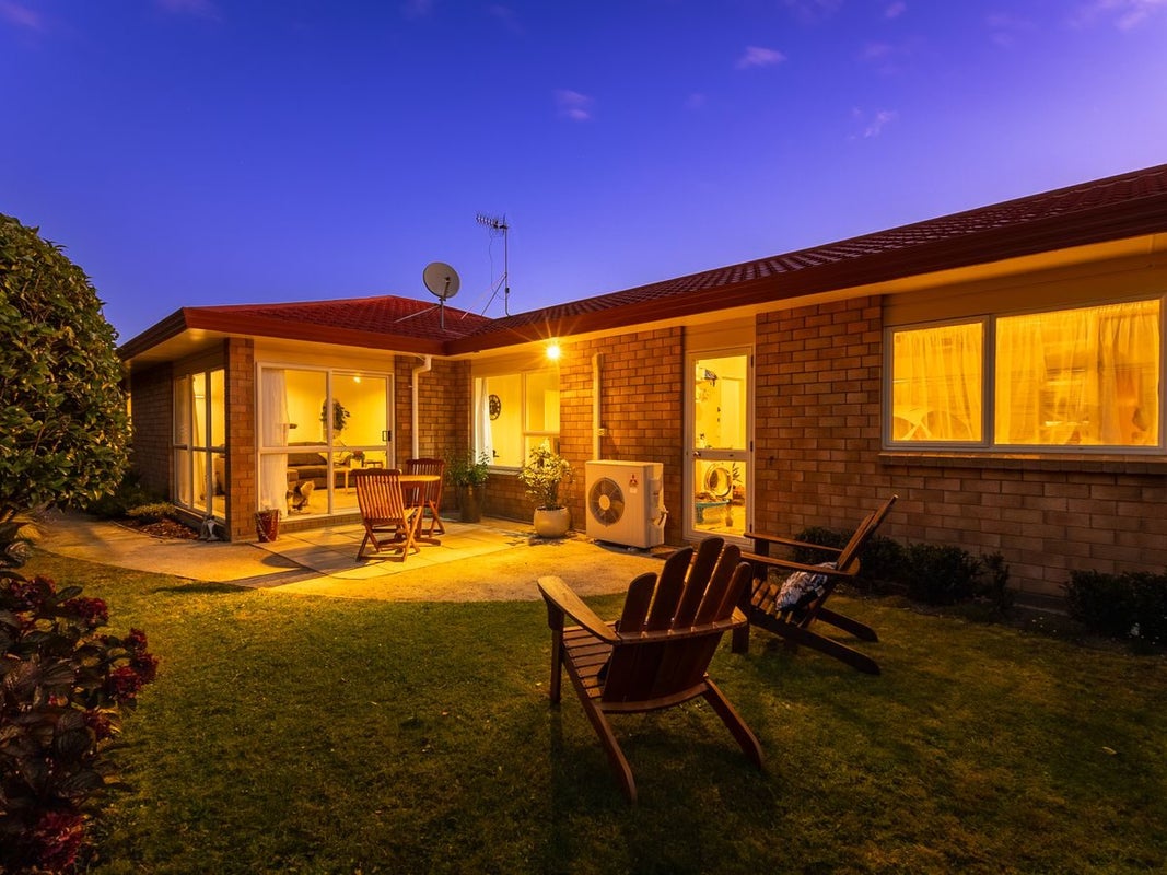 5A Beachwater Grove, Paraparaumu Beach, Paraparaumu - Carousel 1