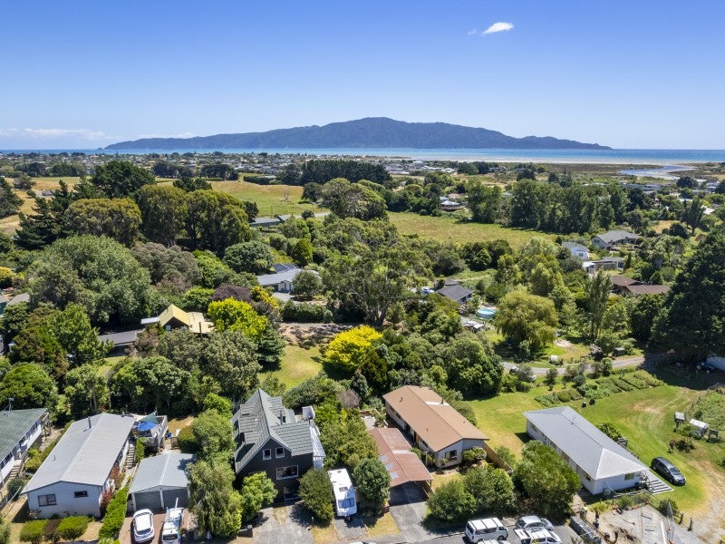 25 Pitoitoi Street, Otaihanga, Paraparaumu - Carousel 25