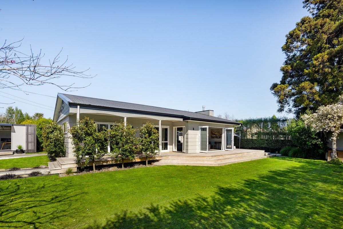 96 Albert Street, Hamilton East, Hamilton - Carousel 1