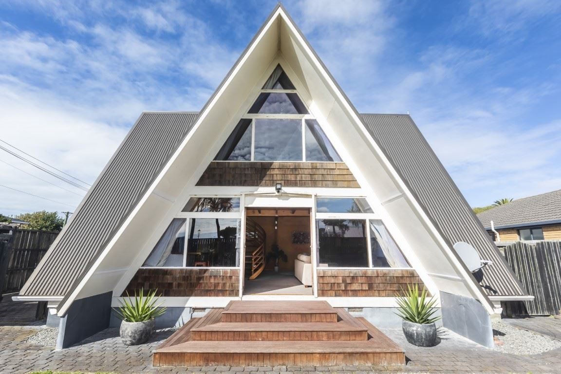 11 Aston Drive, Waimairi Beach, Christchurch - Carousel 2