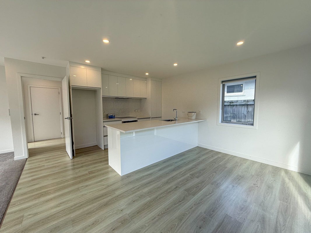 11B Holland Avenue, Point England, Auckland - Carousel 2