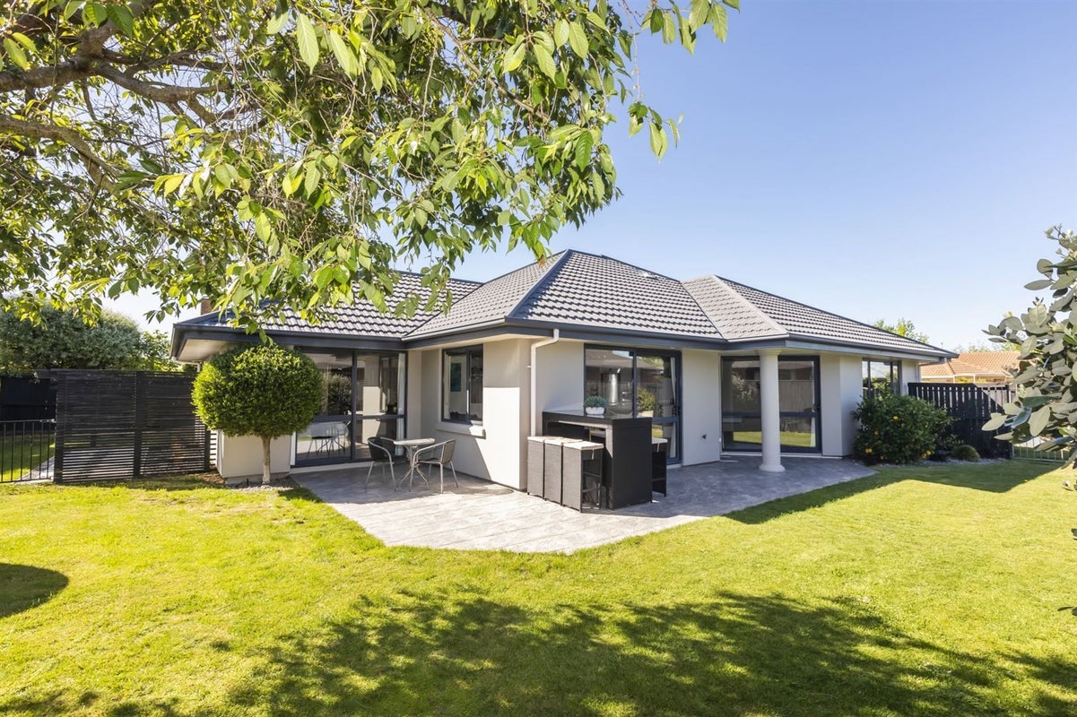 18 Pewter Place, Northwood, Christchurch - Carousel 2